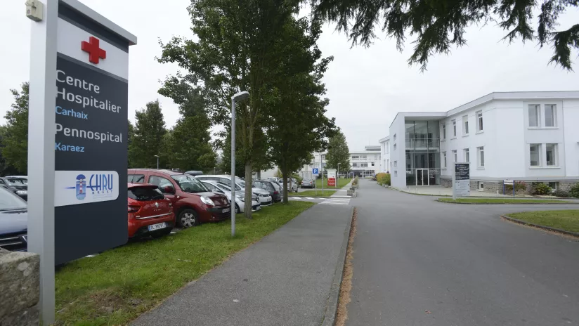 entrée de l'hôpital de Carhaix