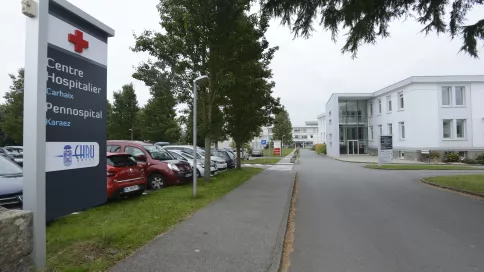 entrée de l'hôpital de Carhaix